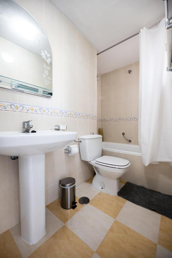 Spacious 2-Bedroom Apartment With Free Parking Sitio de Calahonda Exterior foto